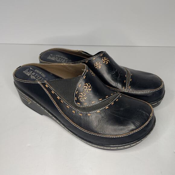 L’Artiste Spring Step Shoes 42 EU Black Embossed Flowers Clogs‎ Chino 10.5-11 US - Picture 1 of 10